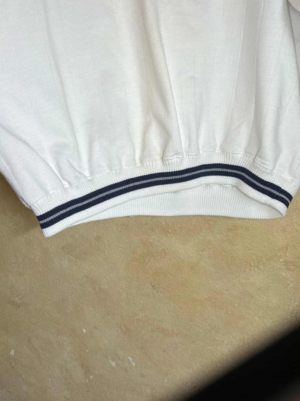1995 Vintage Mens White V‑Neck Striped Trim Sweater - USA vs Sweden Graphic